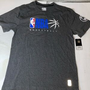 NBA Basketball Gray short sleeve t shirt size large